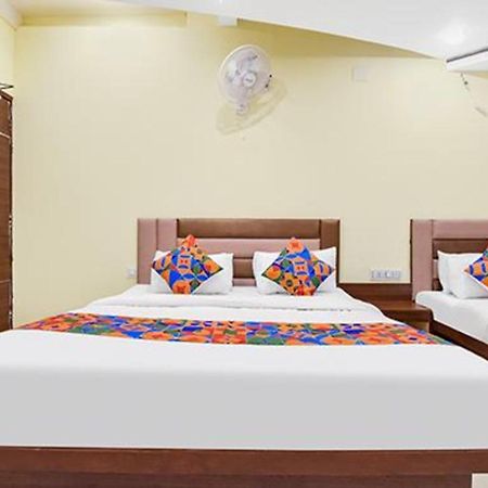 Fabexpress Poonam Palace Ahmedabad Eksteriør billede