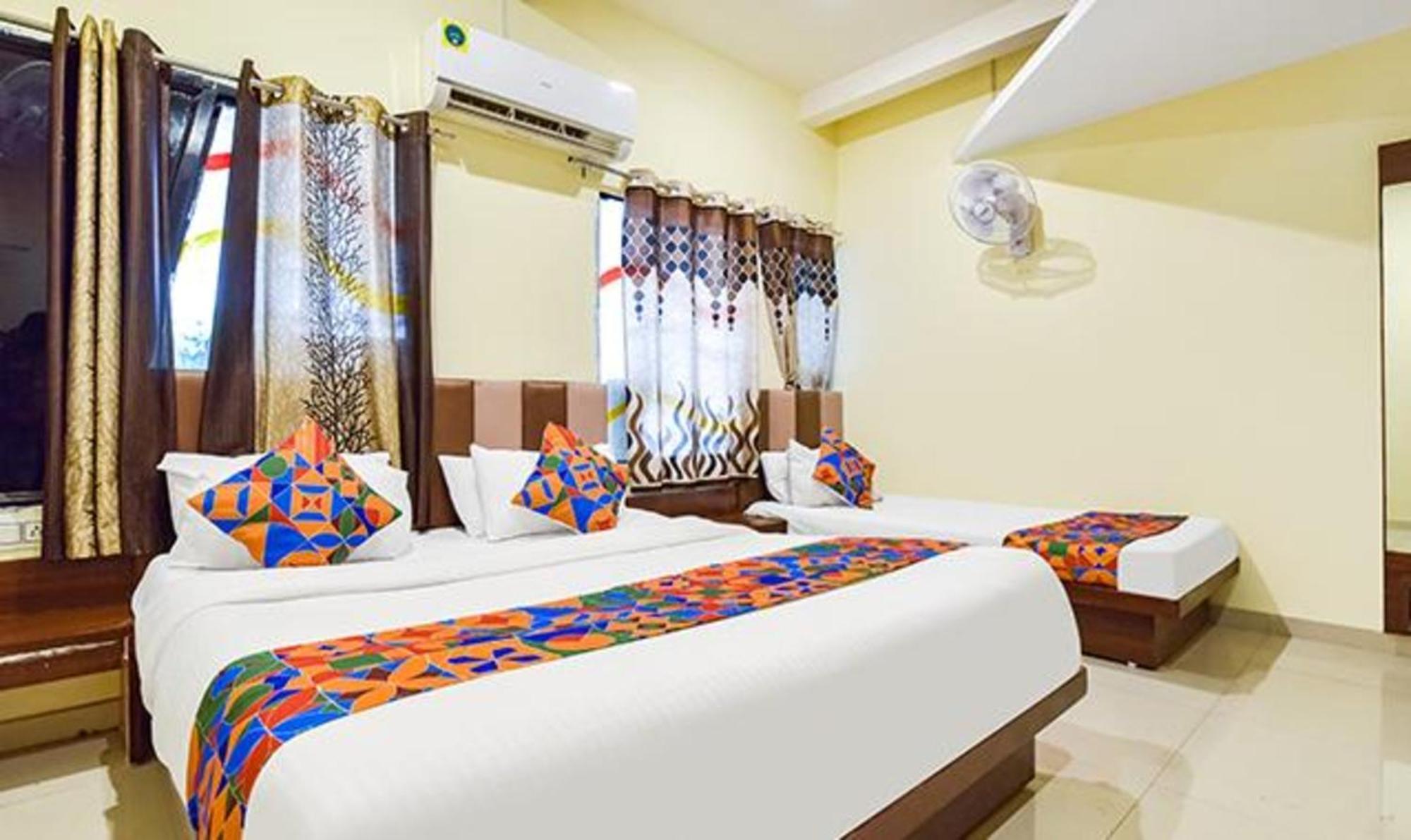 Fabexpress Poonam Palace Ahmedabad Eksteriør billede
