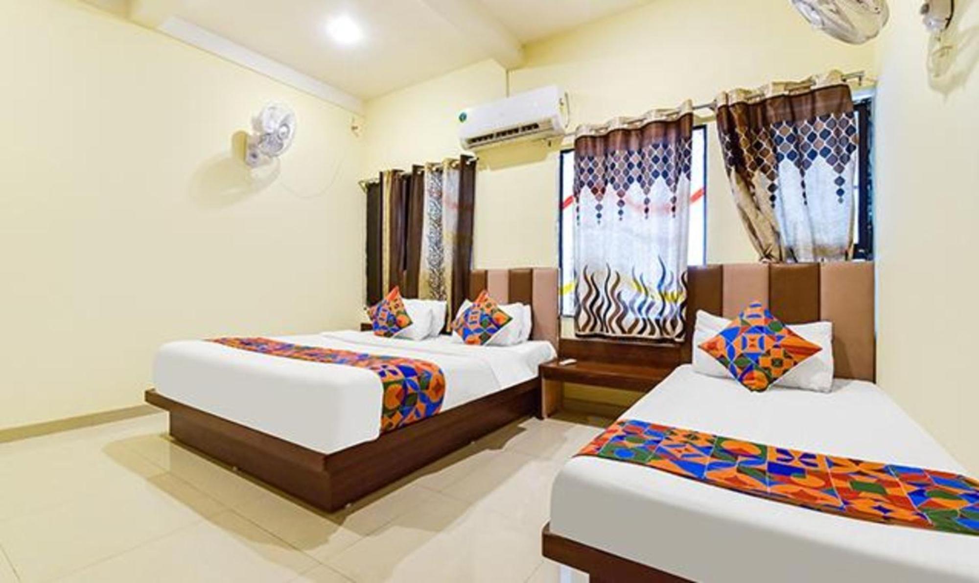Fabexpress Poonam Palace Ahmedabad Eksteriør billede